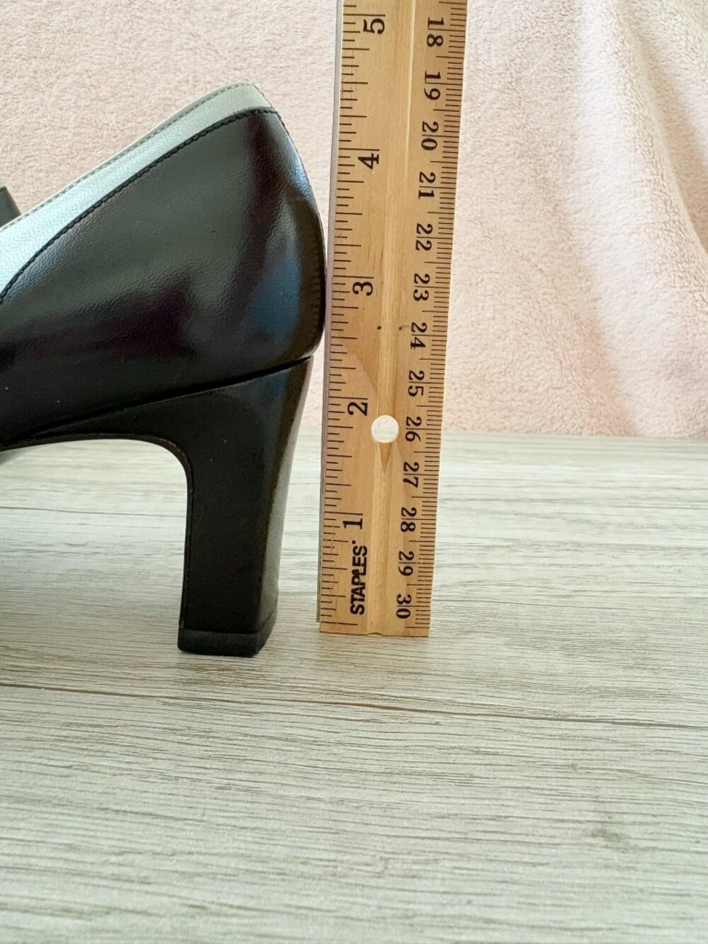 St. John Color Block Blue Black Leather Pointed Toe 2.5" Block Pump Heel 7 - Picture 8 of 9